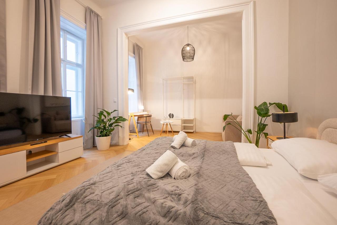 Spacious 110м2 Flat In The Center Apartmán