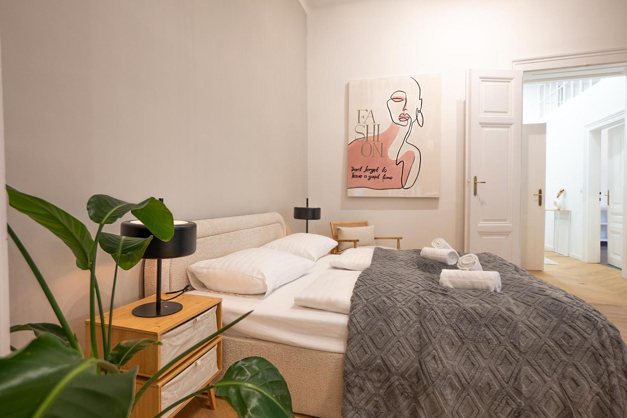 Apartmán Spacious 110м2 Flat In The Center