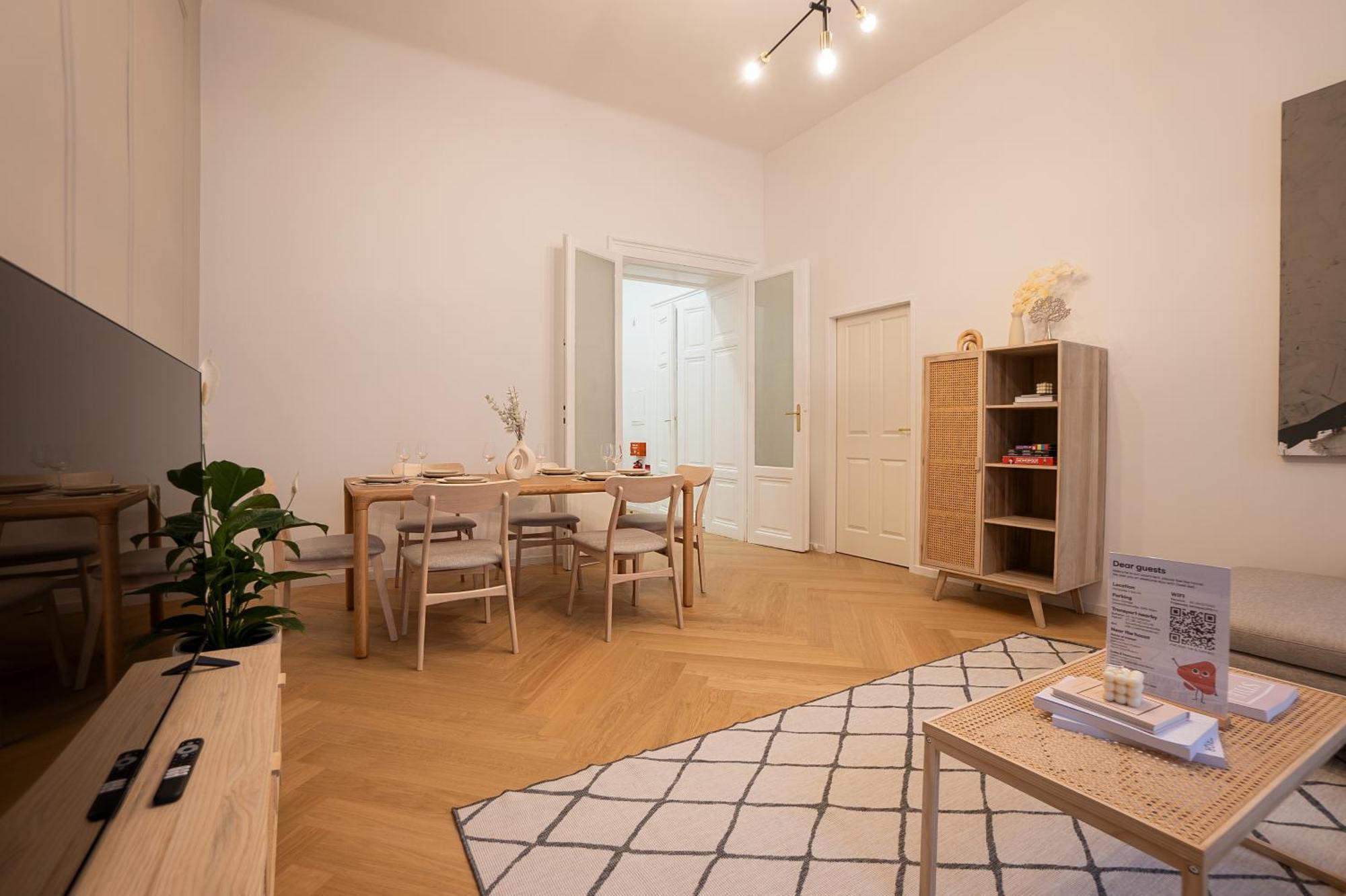 Spacious 110м2 Flat In The Center Apartmán